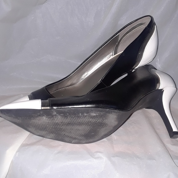 Shoes - Picture 2 of 4